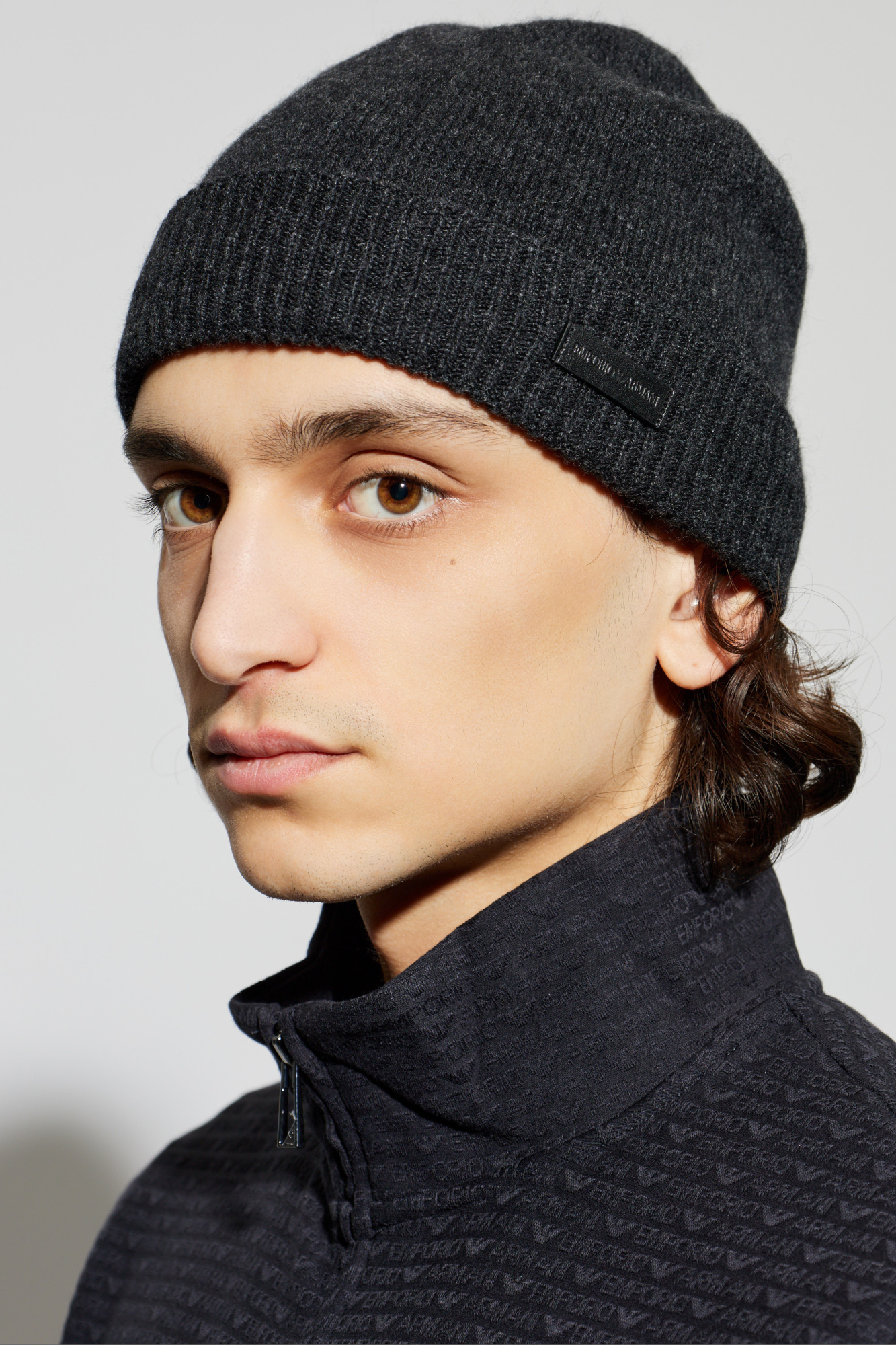 Cinza Gorro de caxemira com aplicação de logótipo Emporio Armani
